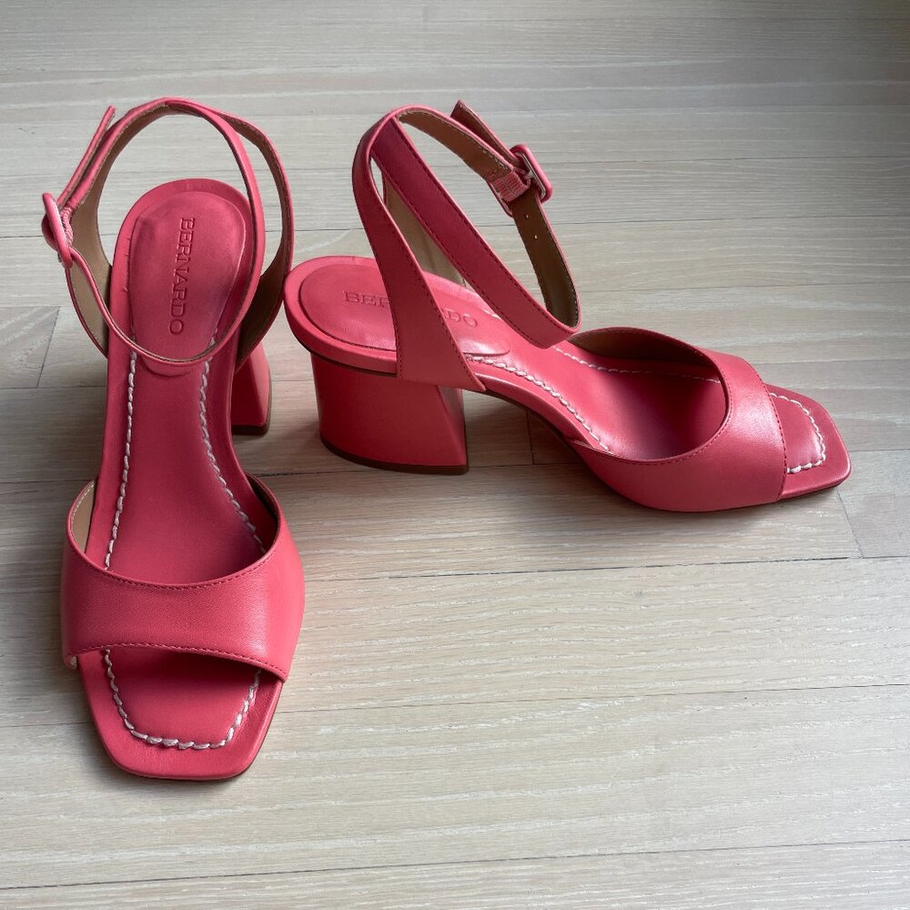 Bernardo NYACK - Peony Antique Calf Sandal - Size 7.5 - Picture 2 of 6